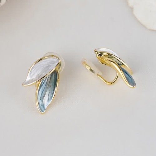 Leaf Design Luck Stud Earrings Leaf Design Luck Stud Earrings