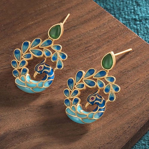 White Peacock Green Agate Fortune Earrings White Peacock Green Agate Fortune Earrings