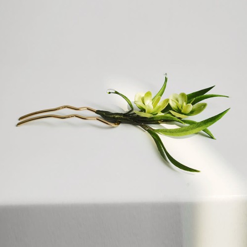 Velvet Mulberry Silk Green Leaf Brooch Hairpin Velvet Mulberry Silk Green Leaf Brooch Hairpin