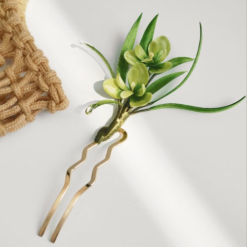 Velvet Mulberry Silk Green Leaf Brooch Hairpin Velvet Mulberry Silk Green Leaf Brooch Hairpin