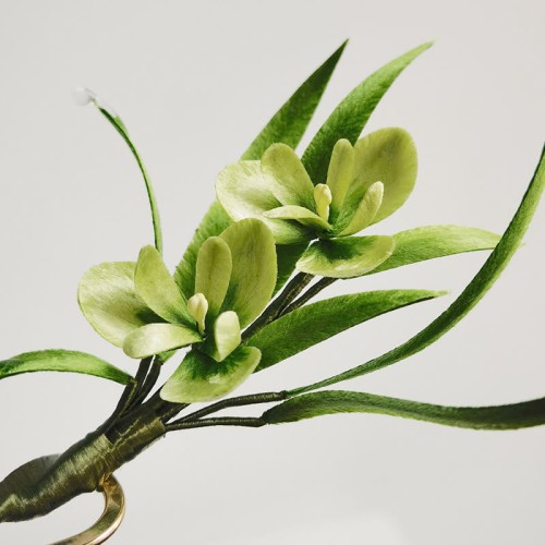 Velvet Mulberry Silk Green Leaf Brooch Hairpin Velvet Mulberry Silk Green Leaf Brooch Hairpin