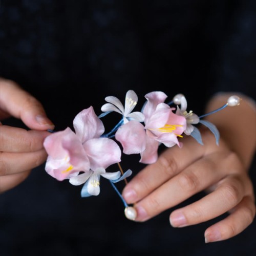 Velvet Mulberry Silk Pink Iris Brooch Hairpin Velvet Mulberry Silk Pink Iris Brooch Hairpin