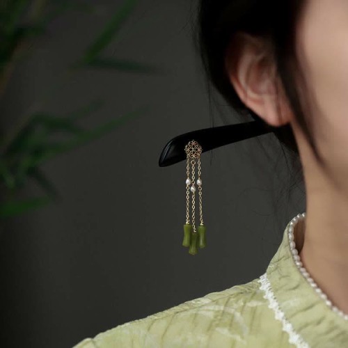Peridot Ebony Wood Love Tassels Hairpin Peridot Ebony Wood Love Tassels Hairpin