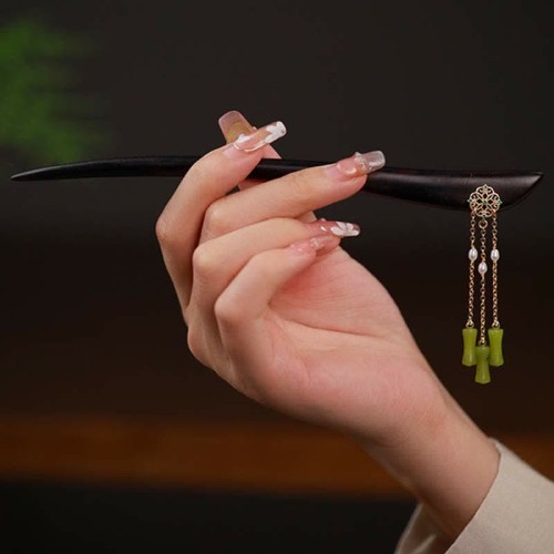 Peridot Ebony Wood Love Tassels Hairpin Peridot Ebony Wood Love Tassels Hairpin