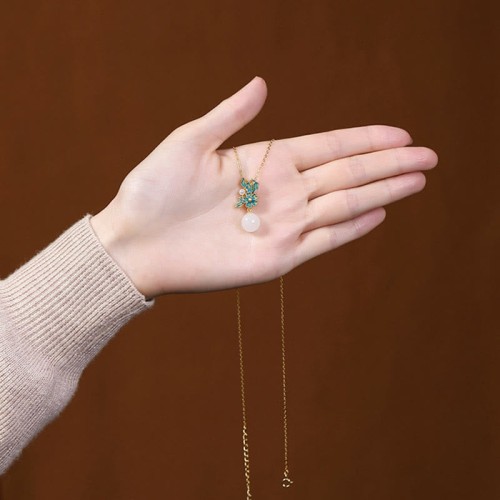 White Jade Pearl Flower Blessing Necklace Set White Jade Pearl Flower Blessing Necklace Set
