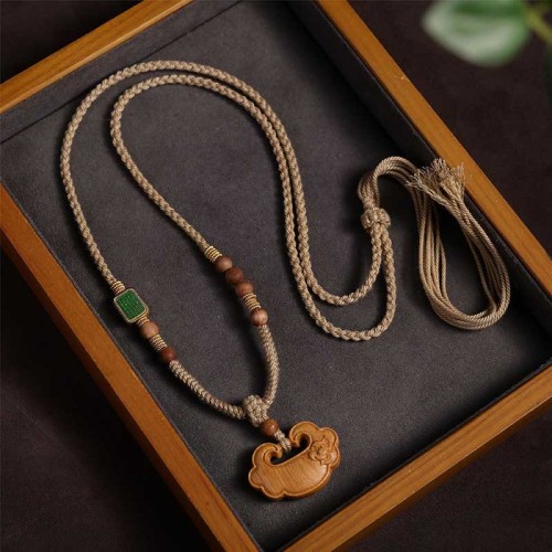 Tibetan Sandalwood Chinese Lock Protection Necklace Tibetan Sandalwood Chinese Lock Protection Necklace