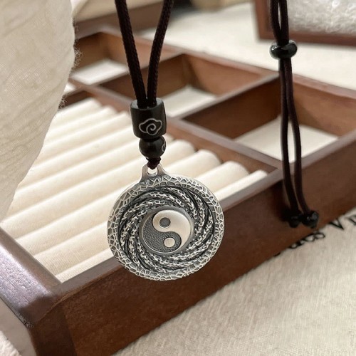 999 Silver Tai Chi Yin Yang Bagua Mountain Ghost Necklace 999 Silver Tai Chi Yin Yang Bagua Mountain Ghost Necklace