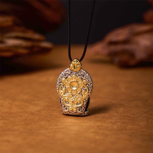 Tibetan Avalokitesvara Dzi Bead Healing Pendant Tibetan Avalokitesvara Dzi Bead Healing Pendant