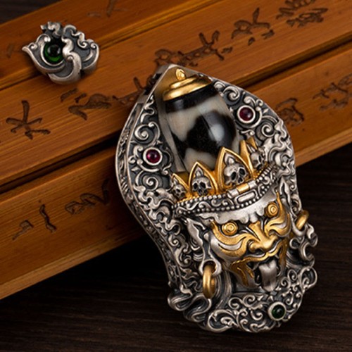 925 Silver Zakiram Goddess of Wealth Dzi Bead Necklace 925 Silver Zakiram Goddess of Wealth Dzi Bead Necklace