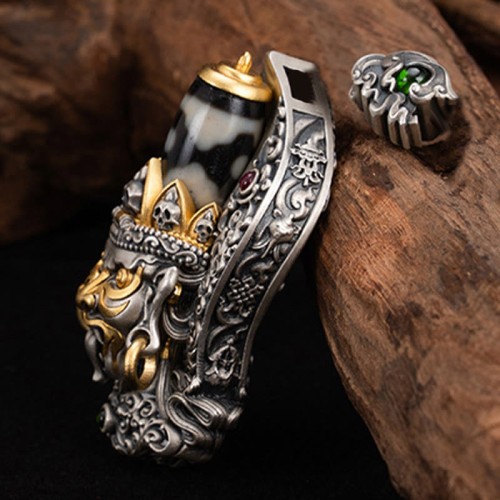 925 Silver Zakiram Goddess of Wealth Dzi Bead Necklace 925 Silver Zakiram Goddess of Wealth Dzi Bead Necklace