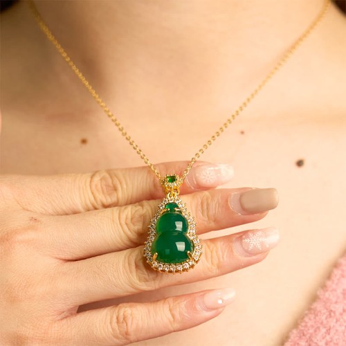 Green Chalcedony Gourd Pendant Necklace Green Chalcedony Gourd Pendant Necklace