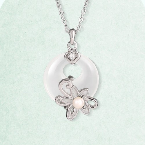 Chalcedony Peace Buckle 999 Silver Lotus Necklace
