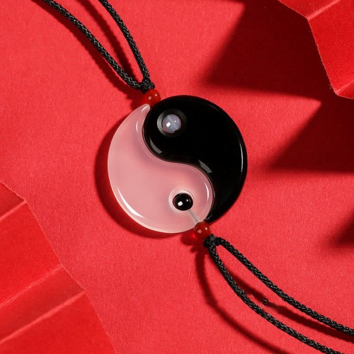 Onyx Agate Yin Yang Tai Chi Couple Necklace Onyx Agate Yin Yang Tai Chi Couple Necklace