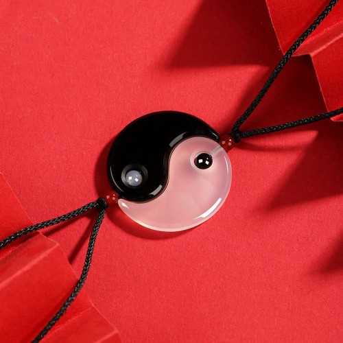 Onyx Agate Yin Yang Tai Chi Couple Necklace Onyx Agate Yin Yang Tai Chi Couple Necklace