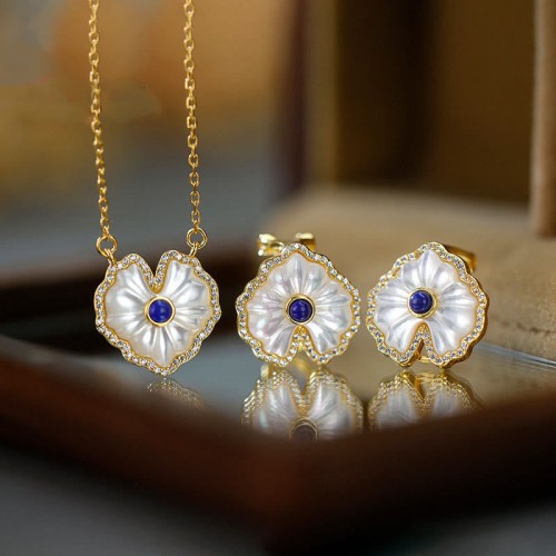 925 Silver Love Heart Tridacna Red Agate Necklace Set 925 Silver Love Heart Tridacna Red Agate Necklace Set