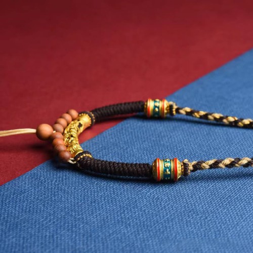 Handmade King Kong Knot Om Mani Padme Hum Necklace Pendant Handmade King Kong Knot Om Mani Padme Hum Necklace Pendant