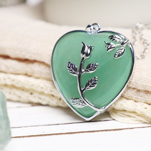 Natural Healing Crystals Heart Pendant Necklace Natural Healing Crystals Heart Pendant Necklace