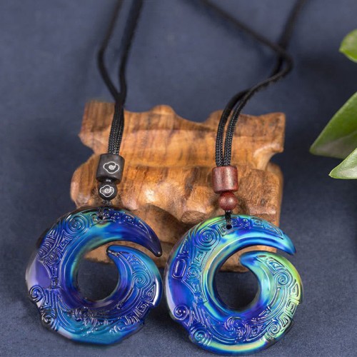 Color-Changing Liuli Crystal Luck Necklace Color-Changing Liuli Crystal Luck Necklace