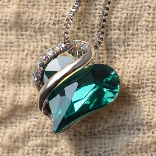 Love Heart Birthstone Healing Energy Necklace Love Heart Birthstone Healing Energy Necklace