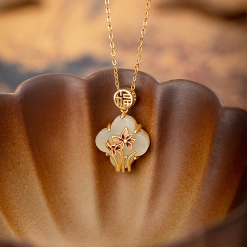 925 Silver Hetian Jade Orchid Clover Luck Necklace Set 925 Silver Hetian Jade Orchid Clover Luck Necklace Set