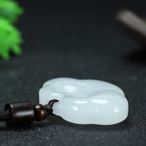 Tianshan Jade Golden Silk Abundance Necklace Pendant