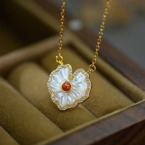 925 Silver Love Heart Tridacna Red Agate Necklace Set 925 Silver Love Heart Tridacna Red Agate Necklace Set