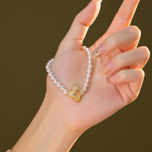 925 Silver Hetian Jade Orchid Clover Luck Necklace Set 925 Silver Hetian Jade Orchid Clover Luck Necklace Set