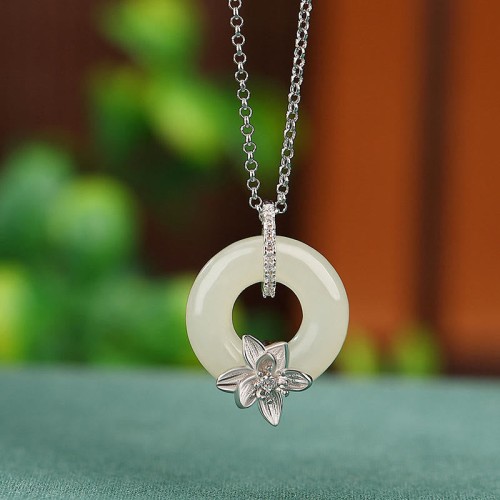 925 Silver Hetian Jade Peace Buckle Flower Necklace 925 Silver Hetian Jade Peace Buckle Flower Necklace