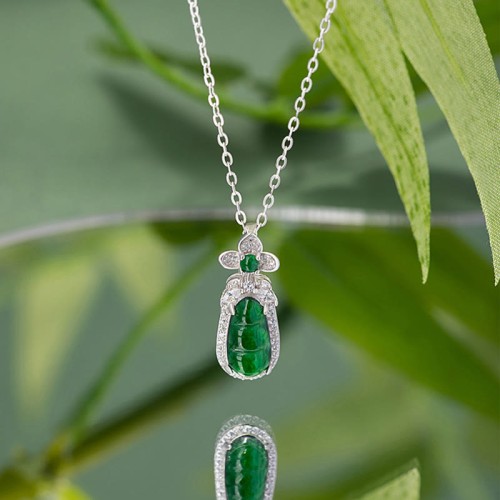 Sterling Silver Cyan Jade Pea Luck Healing Necklace Sterling Silver Cyan Jade Pea Luck Healing Necklace