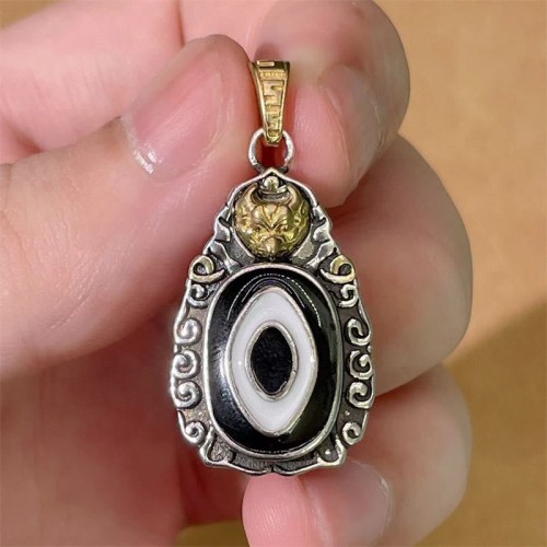 Tibet Dzi Bead Garuda Wealth Necklace Tibet Dzi Bead Garuda Wealth Necklace