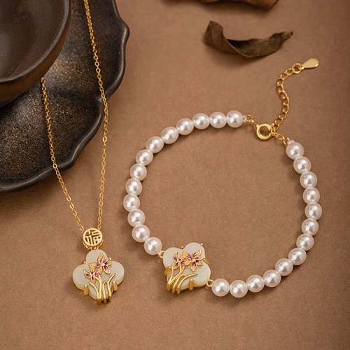 925 Silver Hetian Jade Orchid Clover Luck Necklace Set 925 Silver Hetian Jade Orchid Clover Luck Necklace Set