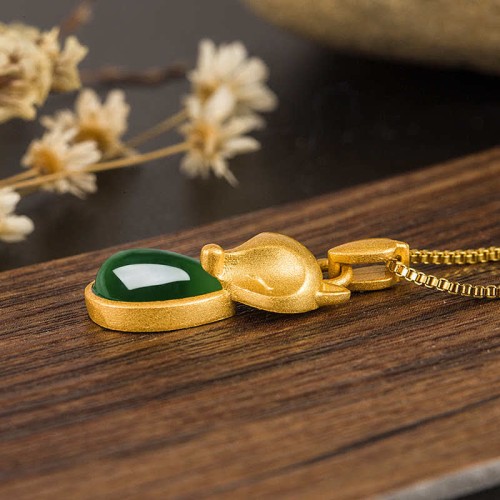 Green Chalcedony Fox Courage Necklace Pendant Green Chalcedony Fox Courage Necklace Pendant