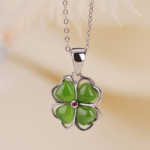 925 Silver Hetian Jade Four Leaf Clover Necklace 925 Silver Hetian Jade Four Leaf Clover Necklace