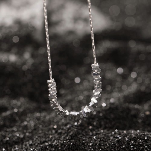 Triangular Pattern Balance Necklace Triangular Pattern Balance Necklace
