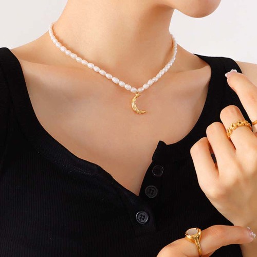 Pearl Crescent Moon Calm Necklace