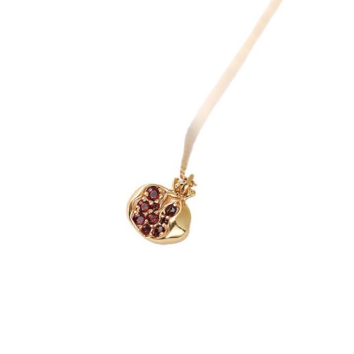 925 Silver Gold-Plated Garnet Crystal Necklace 925 Silver Gold-Plated Garnet Crystal Necklace