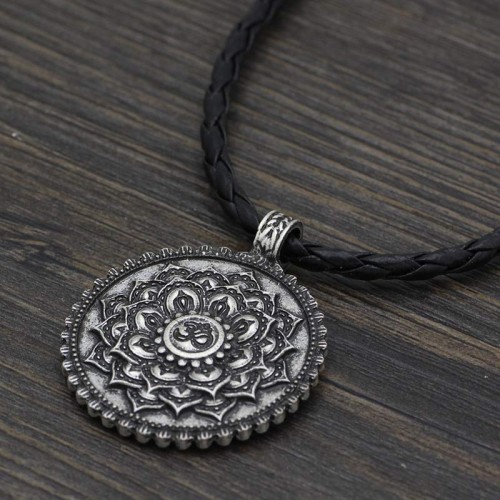 Six True Words Peace Flower Pattern Necklace