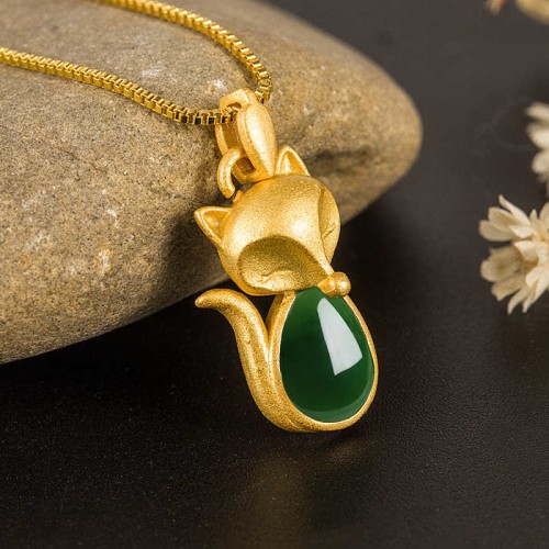 Green Chalcedony Fox Courage Necklace Pendant Green Chalcedony Fox Courage Necklace Pendant