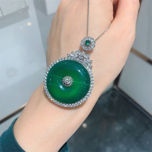 Green Chalcedony Round Peace Buckle Strength Pendant Green Chalcedony Round Peace Buckle Strength Pendant