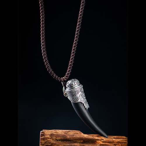 925 Silver Black Obsidian Wolf Tooth Strength Necklace 925 Silver Black Obsidian Wolf Tooth Strength Necklace
