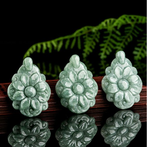 Natural Jade Kalanchoe Flower Luck Necklace Pendant