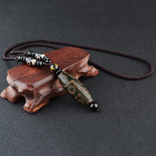 Nine-Eye Dzi Bead Wealth Necklace Nine-Eye Dzi Bead Wealth Necklace