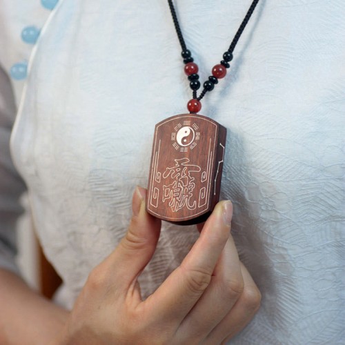 Ebony Wood Red Sandalwood Yin Yang Bagua Balance Pendant Ebony Wood Red Sandalwood Yin Yang Bagua Balance Pendant