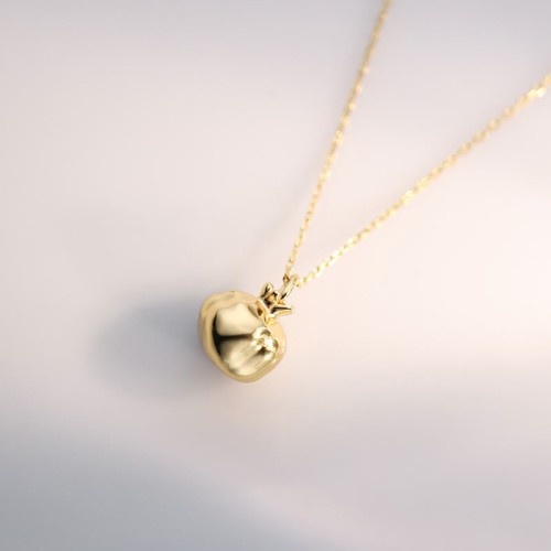 925 Silver Gold-Plated Garnet Crystal Necklace 925 Silver Gold-Plated Garnet Crystal Necklace