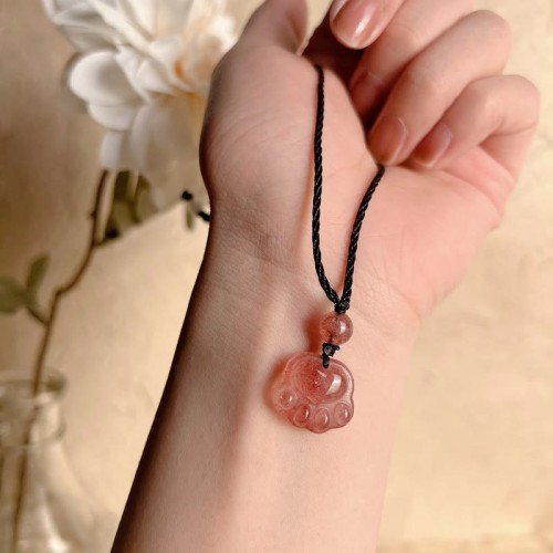 Strawberry Quartz Cat Paw Healing Necklace Strawberry Quartz Cat Paw Healing Necklace