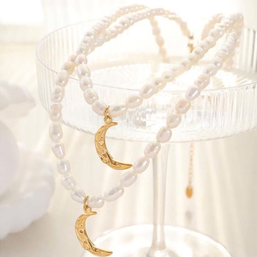 Pearl Crescent Moon Calm Necklace