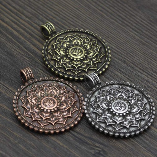 Six True Words Peace Flower Pattern Necklace
