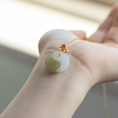Yin Yang Jade 18K Gold Prosperity Necklace Pendant Yin Yang Jade 18K Gold Prosperity Necklace Pendant