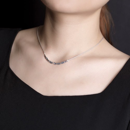 Triangular Pattern Balance Necklace Triangular Pattern Balance Necklace