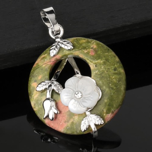 Various Crystal Amethyst Green Aventurine Flower Necklace Various Crystal Amethyst Green Aventurine Flower Necklace